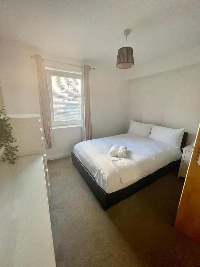 Pass The Keys Lovely 2Bedroom Flat With Balcony Единбург Екстериор снимка