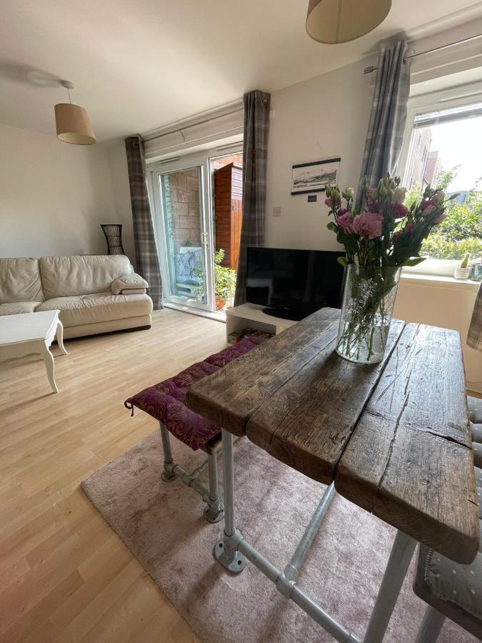 Pass The Keys Lovely 2Bedroom Flat With Balcony Единбург Екстериор снимка