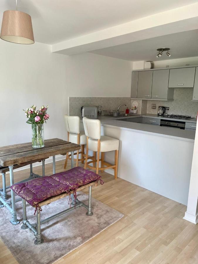 Pass The Keys Lovely 2Bedroom Flat With Balcony Единбург Екстериор снимка