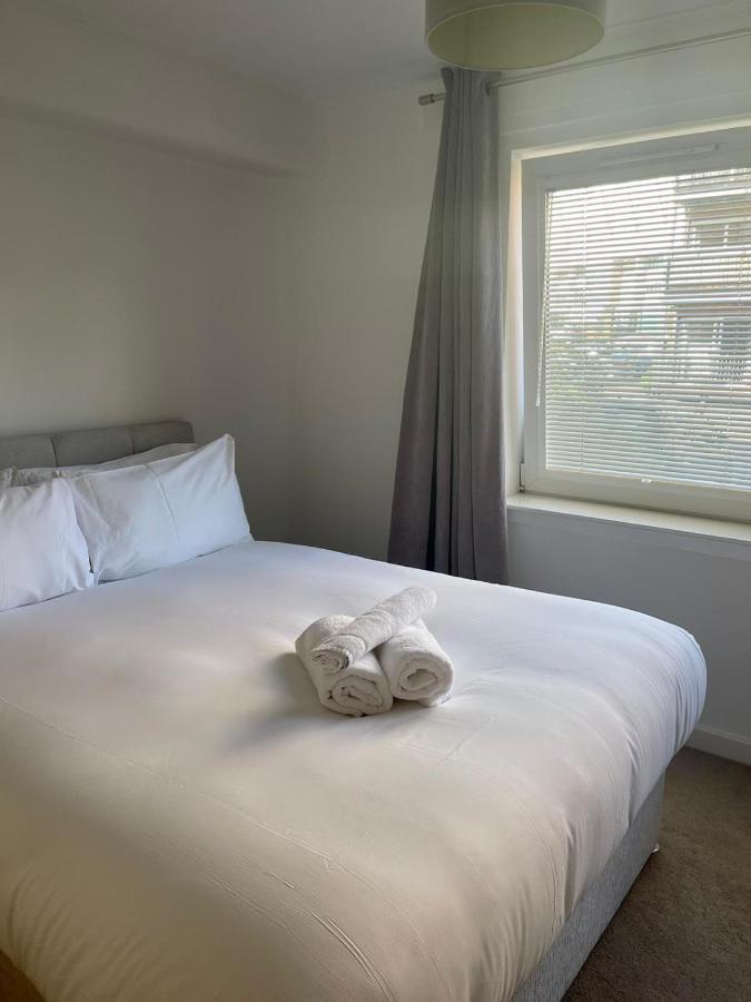 Pass The Keys Lovely 2Bedroom Flat With Balcony Единбург Екстериор снимка