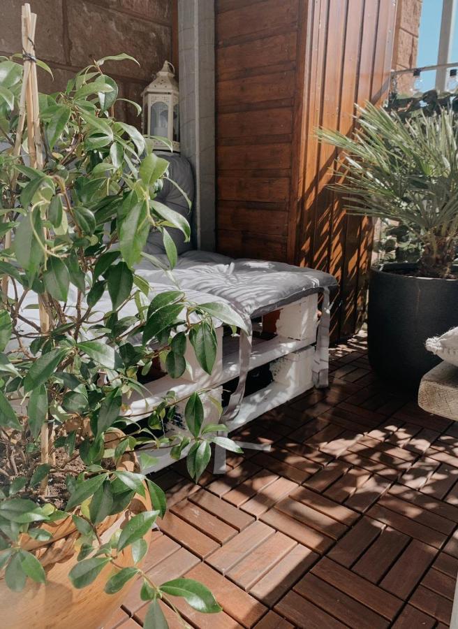 Pass The Keys Lovely 2Bedroom Flat With Balcony Единбург Екстериор снимка