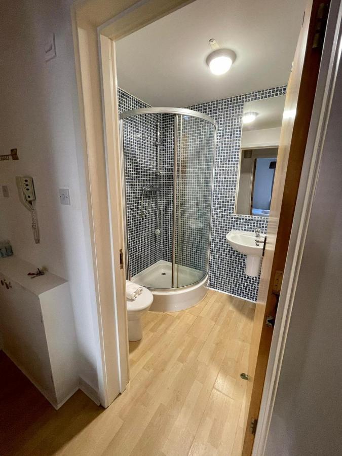 Pass The Keys Lovely 2Bedroom Flat With Balcony Единбург Екстериор снимка