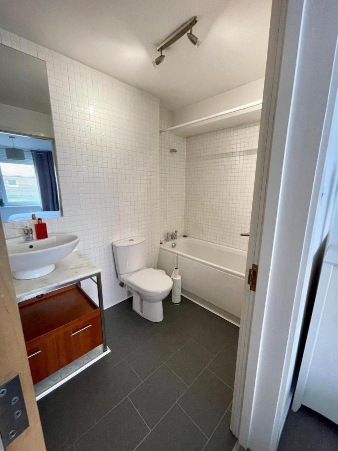 Pass The Keys Lovely 2Bedroom Flat With Balcony Единбург Екстериор снимка