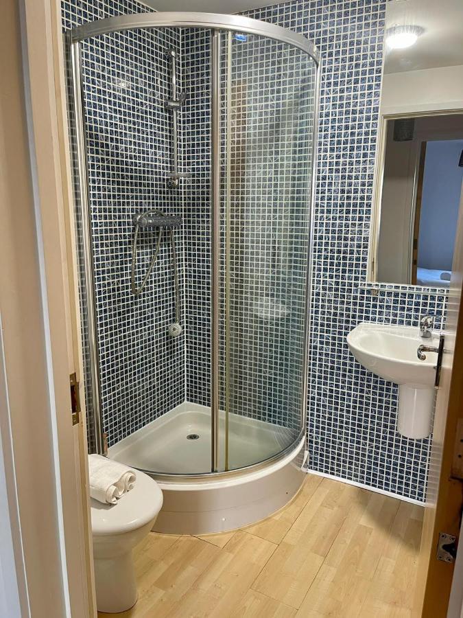 Pass The Keys Lovely 2Bedroom Flat With Balcony Единбург Екстериор снимка